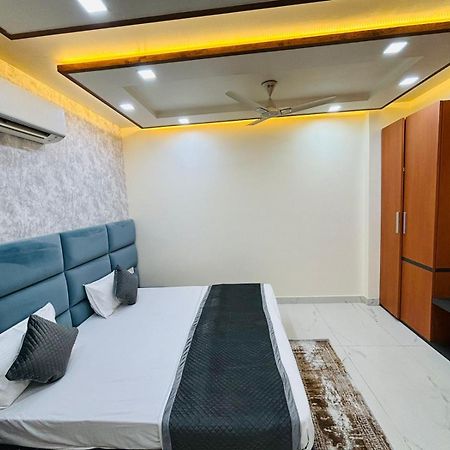 אגרה Hotel Town Grand מראה חיצוני תמונה