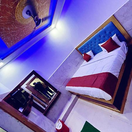 אגרה Hotel Town Grand מראה חיצוני תמונה