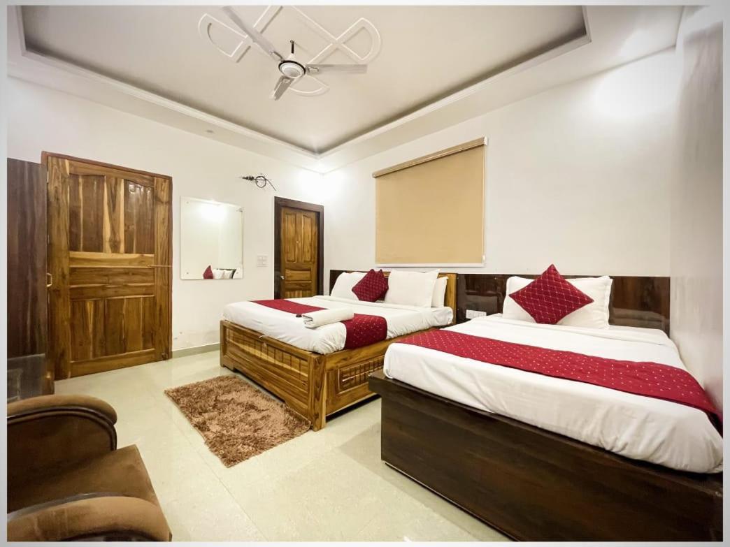 אגרה Hotel Town Grand מראה חיצוני תמונה