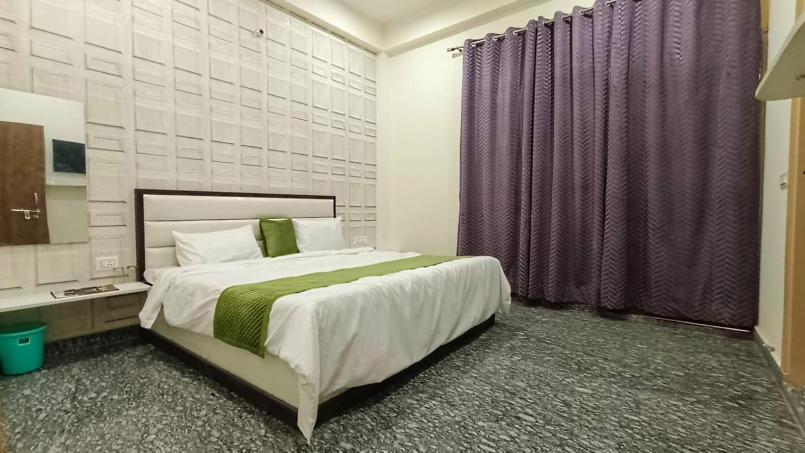 אגרה Hotel Town Grand מראה חיצוני תמונה