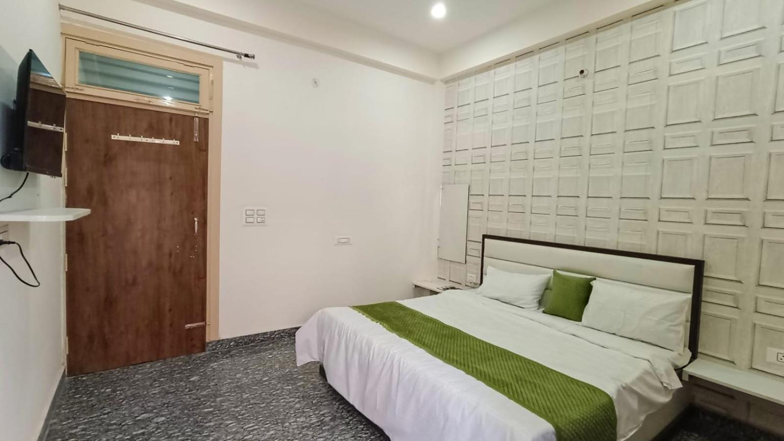 אגרה Hotel Town Grand מראה חיצוני תמונה