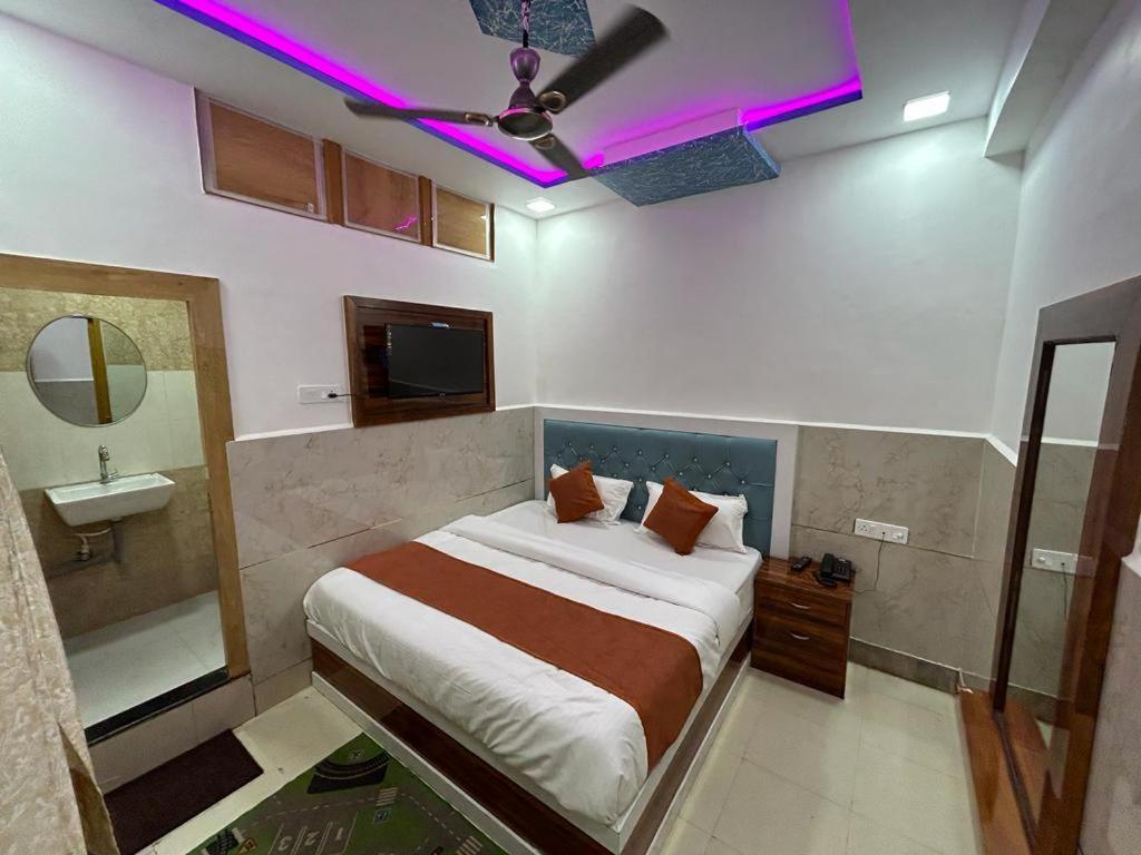 אגרה Hotel Town Grand מראה חיצוני תמונה