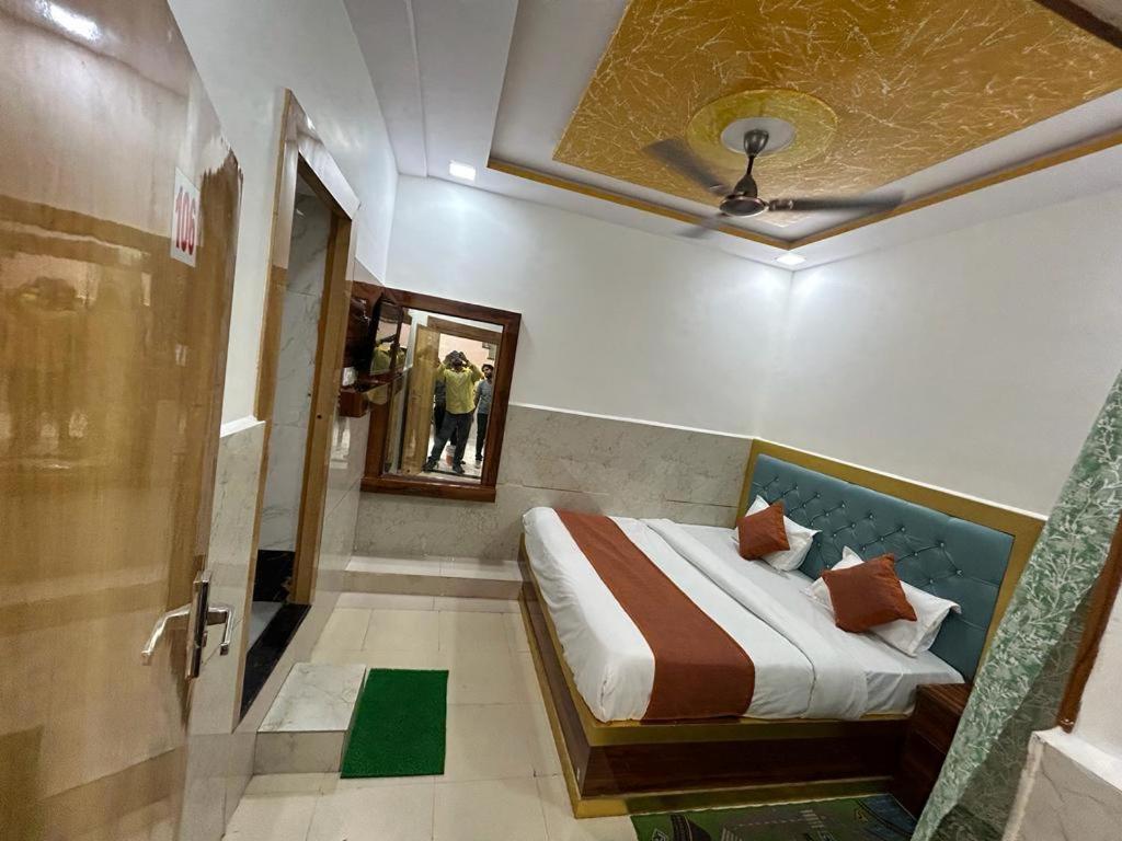 אגרה Hotel Town Grand מראה חיצוני תמונה