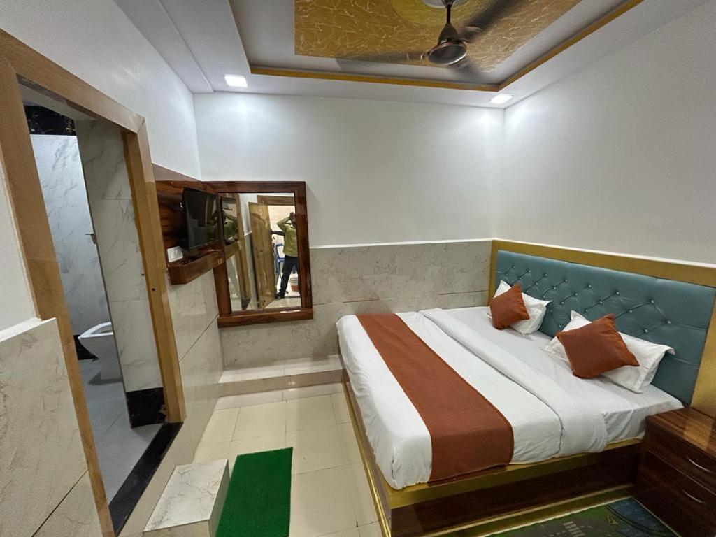 אגרה Hotel Town Grand מראה חיצוני תמונה